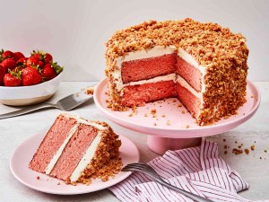 Strawberry Crunch Cake